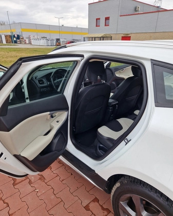 Volvo V40 cena 49000 przebieg: 147600, rok produkcji 2013 z Nowa Dęba małe 232